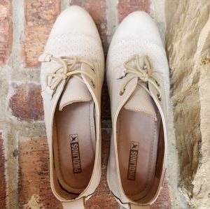 Pikolinos Preppy Cream Laced Loafers EU 39